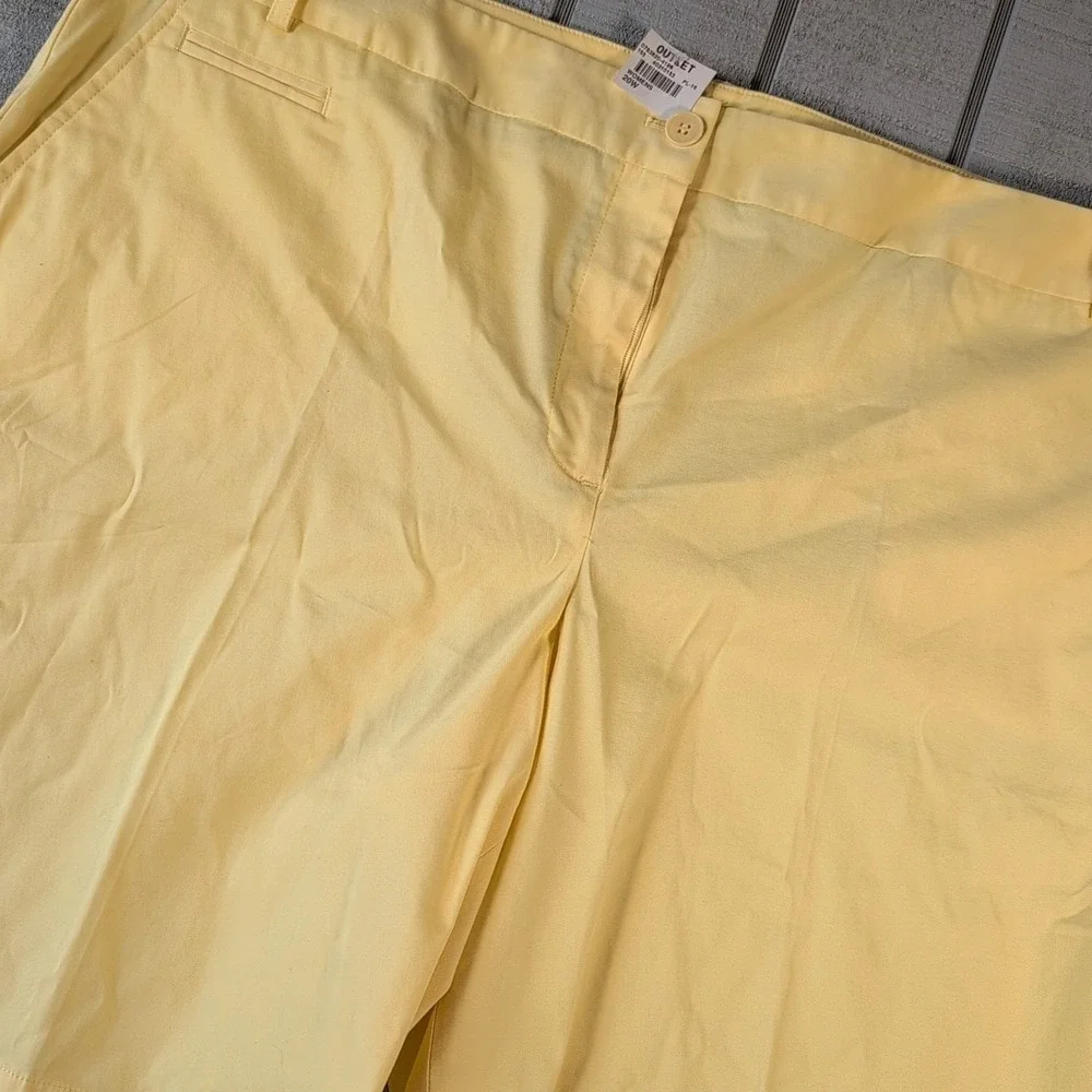 Talbots Women's Shorts 20 W Fabric Belt Cuffed Pockets Cotton Stretch Yellow New